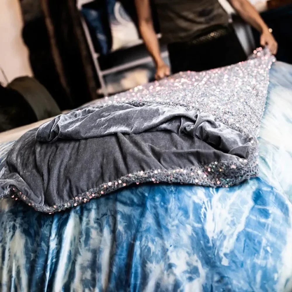 AVIVA STANOFF Sparkle Thunderstruck Throw Embellished with Sequins in 50X70”